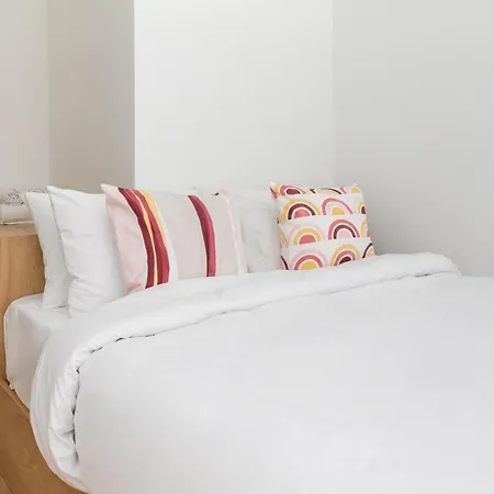 Amber & By Halu! سالونيك