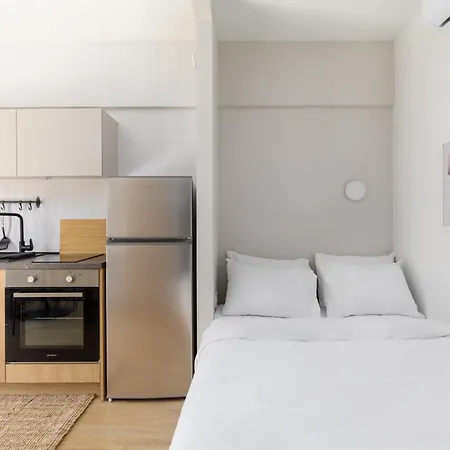 Amber & By Halu! سالونيك