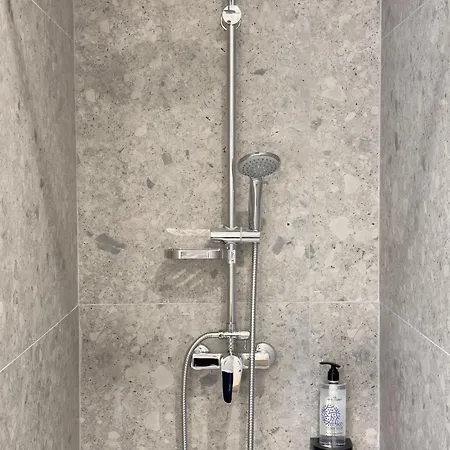 Amber & By Halu! * 塞萨洛尼基